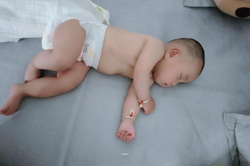 微山宝宝积食发烧怎么处理